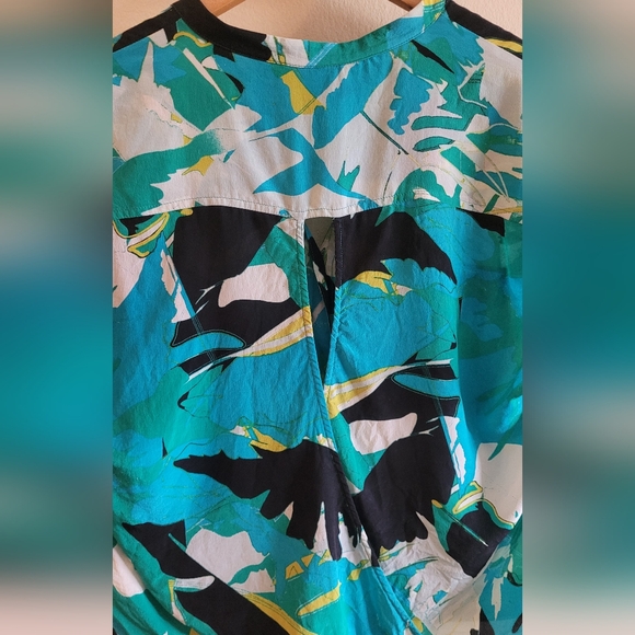 Bebe y2k open back wrap capped sleeve top Women's small turquoise, gold, black - Picture 5 of 7